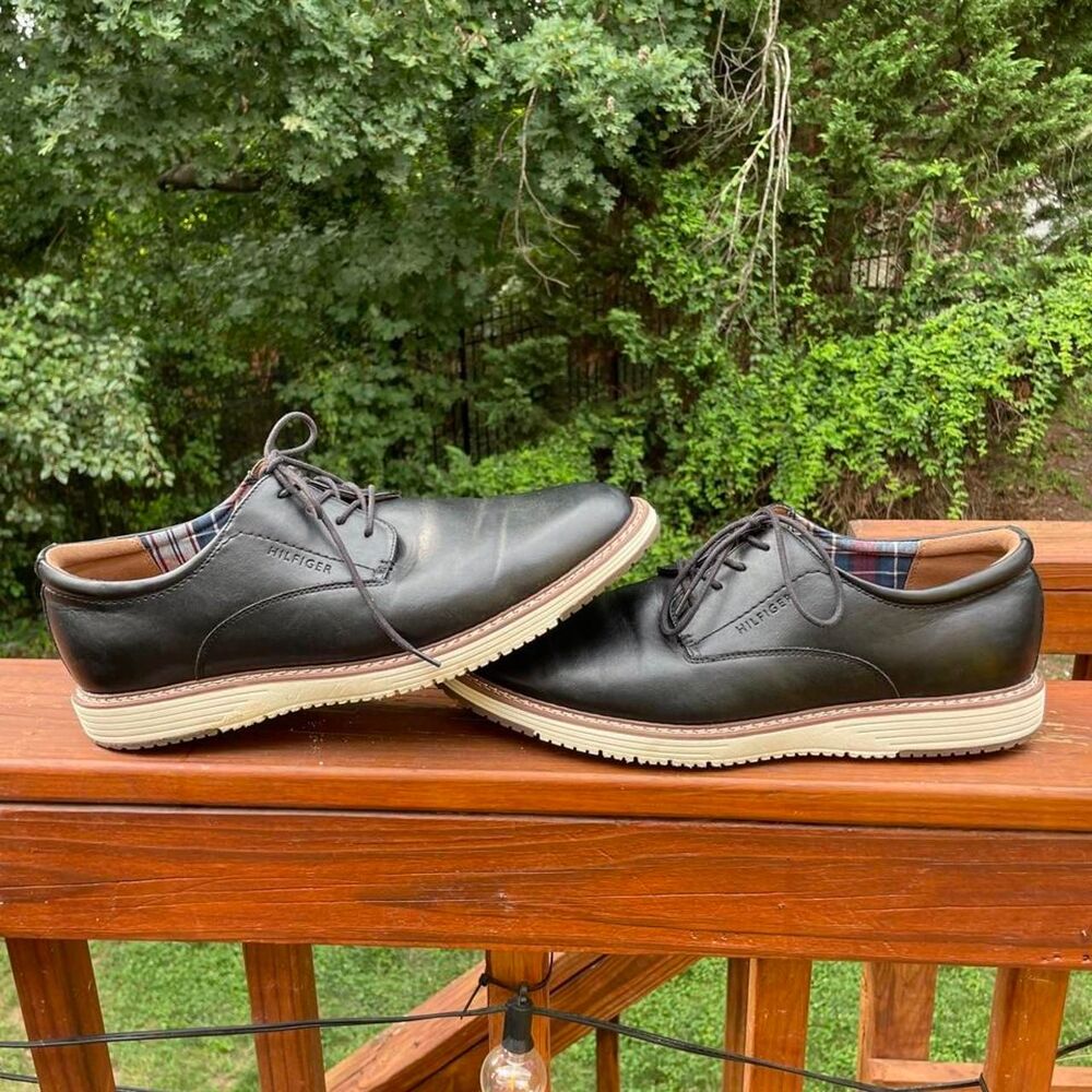 Tommy Hilfiger Men's 13 Black and Brown Oxfords Dress shoes